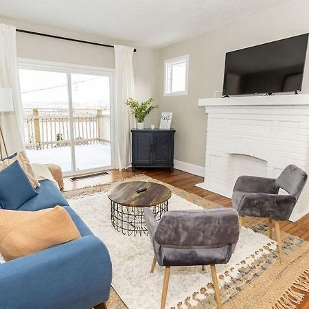 Cozy Riverfront Bungalow With Stunning Views Covington Exteriér fotografie